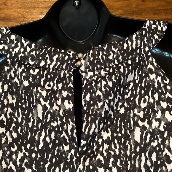 NWT Snow Leopard Print Sleeveless Tunic - Picture 4 of 9